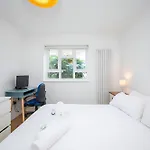 Cosy 1 Bedroom Flat Nestled In De Beauvoir Town Pass The Keys