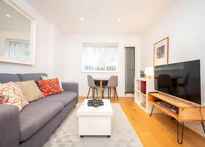 Cosy 1 Bedroom Flat Nestled In De Beauvoir Town Pass The Keys