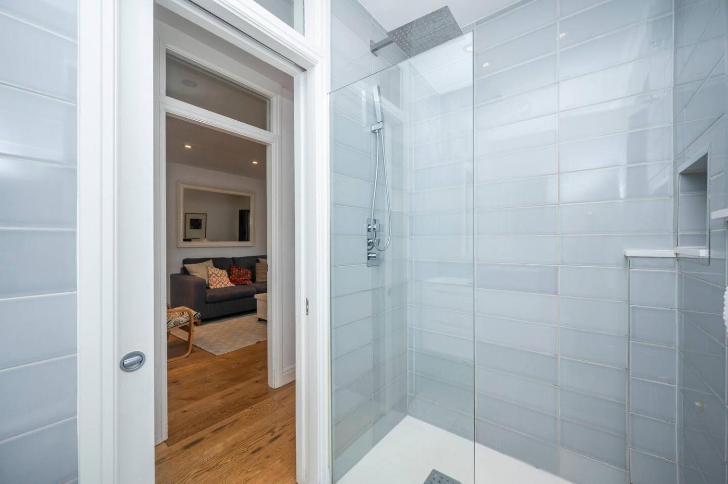 Cosy 1 Bedroom Flat Nestled In De Beauvoir Town Pass The Keys London
