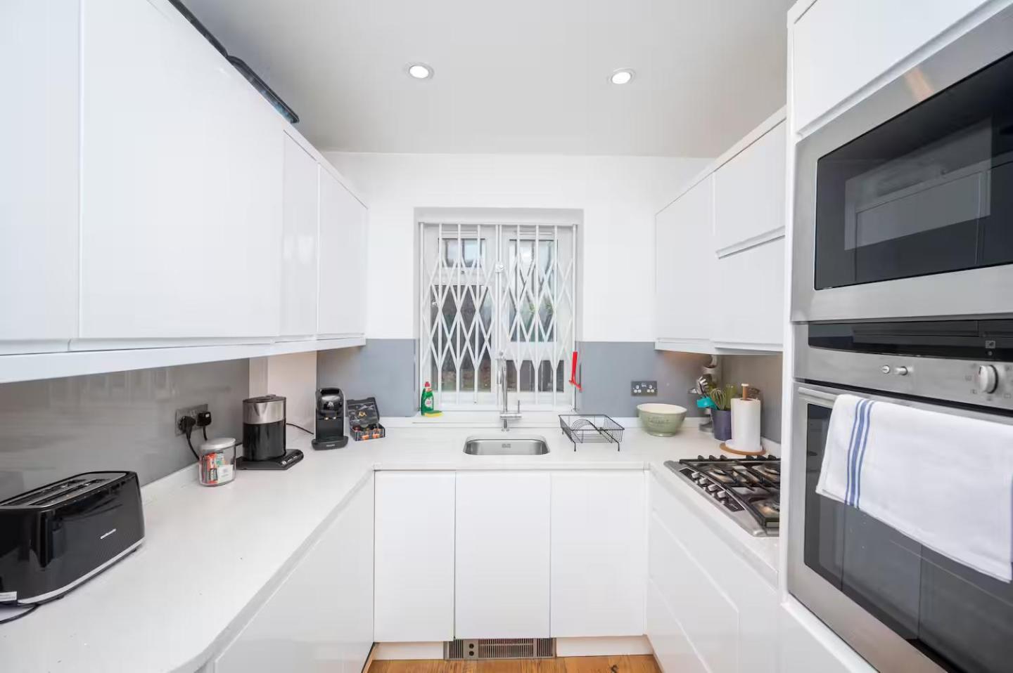 Apartment Cosy 1 Bedroom Flat Nestled In De Beauvoir Town Pass The Keys *