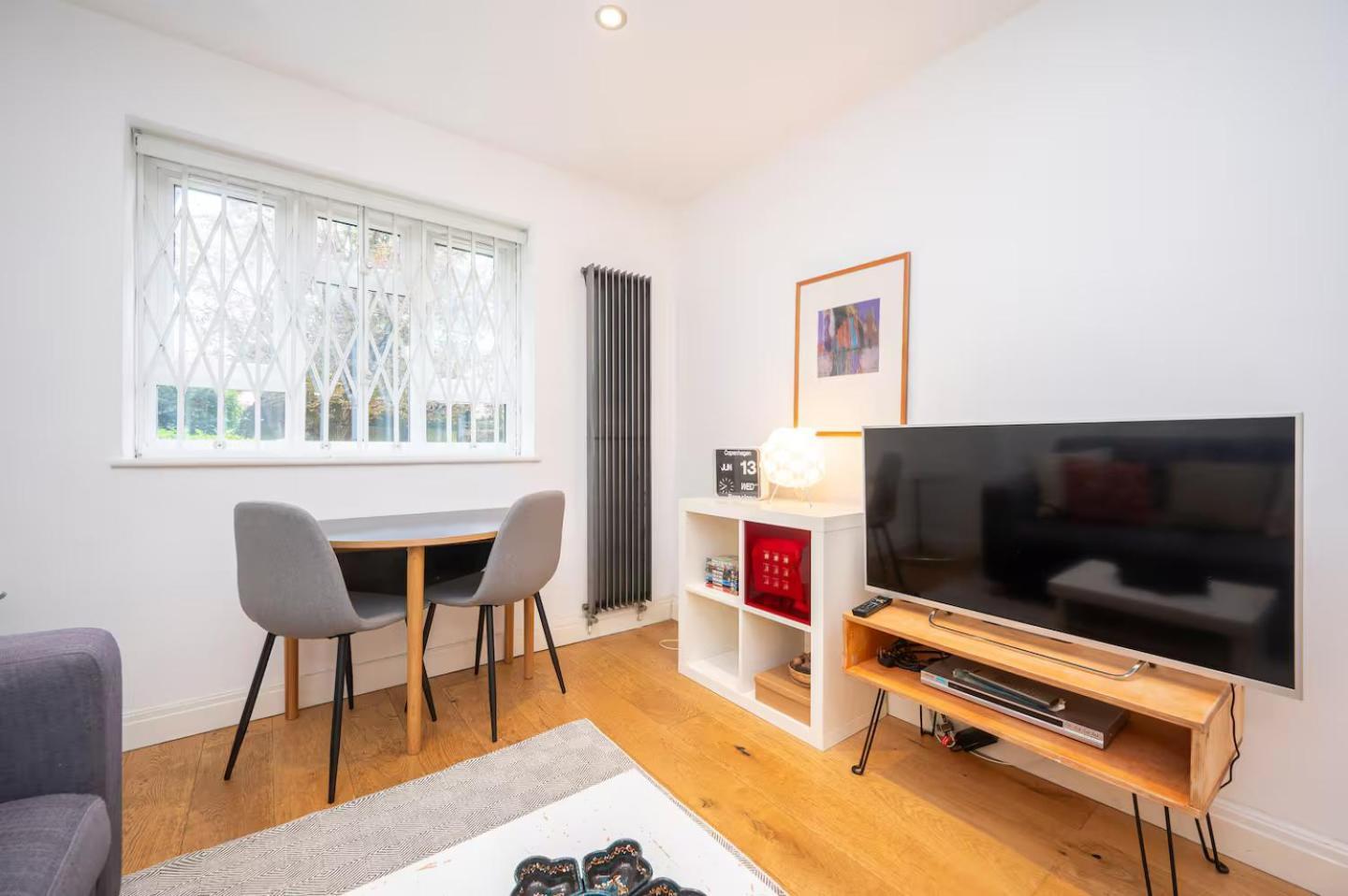Cosy 1 Bedroom Flat Nestled In De Beauvoir Town Pass The Keys